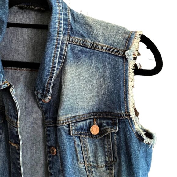 🌼host pick🌼 MNG distressed  frayed denim vest - Picture 11 of 13